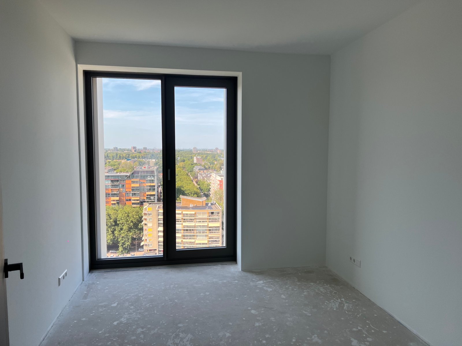 Appartement Rotterdam – 250 m² Renovlies  Schilderwerk – foto 1